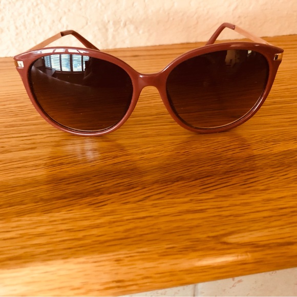 Ann Taylor Loft Sunglasses - Picture 3 of 4